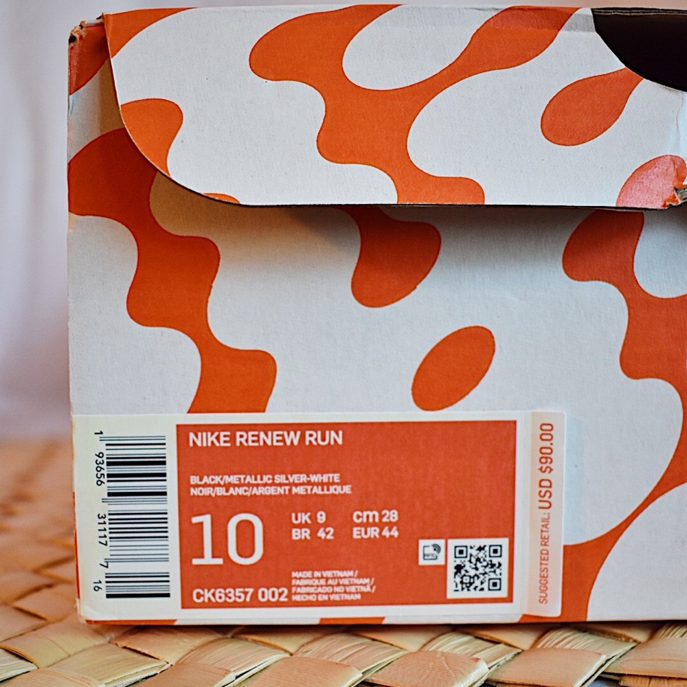 🚨SOLD🚨NEW Nike Renew Run (Black/White) - Picture 7 of 8